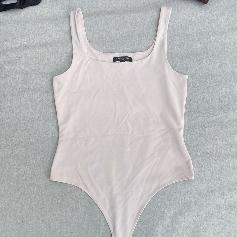Banana republic body suit never worn
